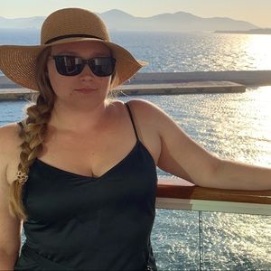 Meet your Posher, Stephanie